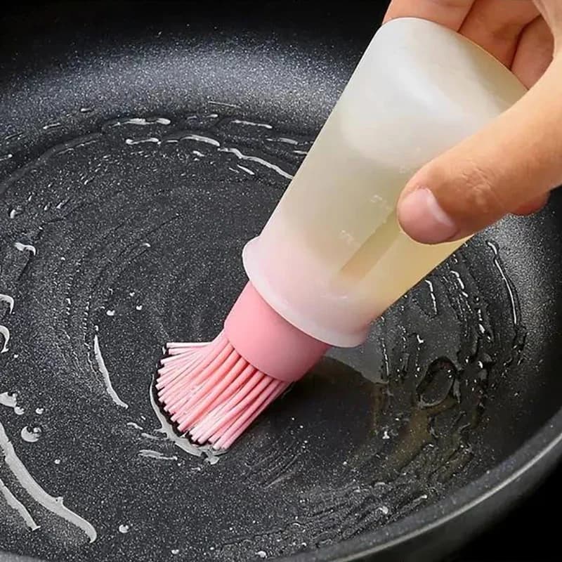 New 2026 1PC Silicone Oil-Bottle Brush – Portable Dispenser & BBQ Basting Brush, Leak-Proof Kitchen/Outdoor Baking Gadget