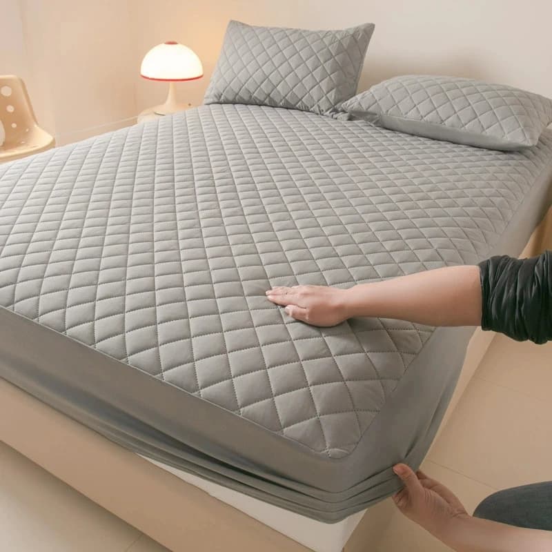 Quilted Thick Waterproof Mattress Cover Mattress Protector Queen King Fitted Sheet Bed Pad Cover Bed Topper ( No Pillow Case)