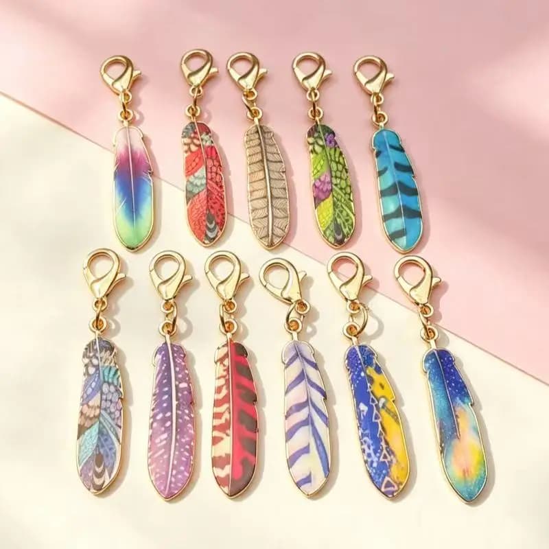 11pcs fashionable feather keychain alloy metal with lobster buckle cartoon design suitable for bags and backpack accessories