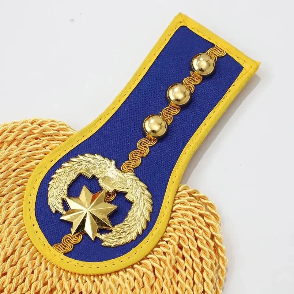 1Pair Military Style Shoulder Pad Epaulettes with Brooch Drum Horn Buckle Tassel Fringe Accessory for Jackets Overcoats