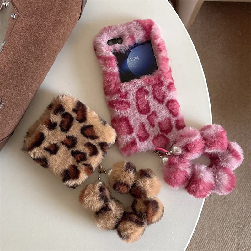 Fashion Leopard Print Fluffy Plush Wrist Strap Bracket Phone Case For Samsung Galaxy Z Flip 7 6 5 4 3 Zflip7 Shockproof Cover