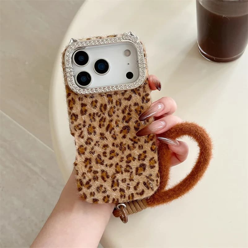 Luxury diamond-encrusted leopard print plush mobile phone case with lanyard for iPhone1716 15 14 13 pro max 14 15 16 plus