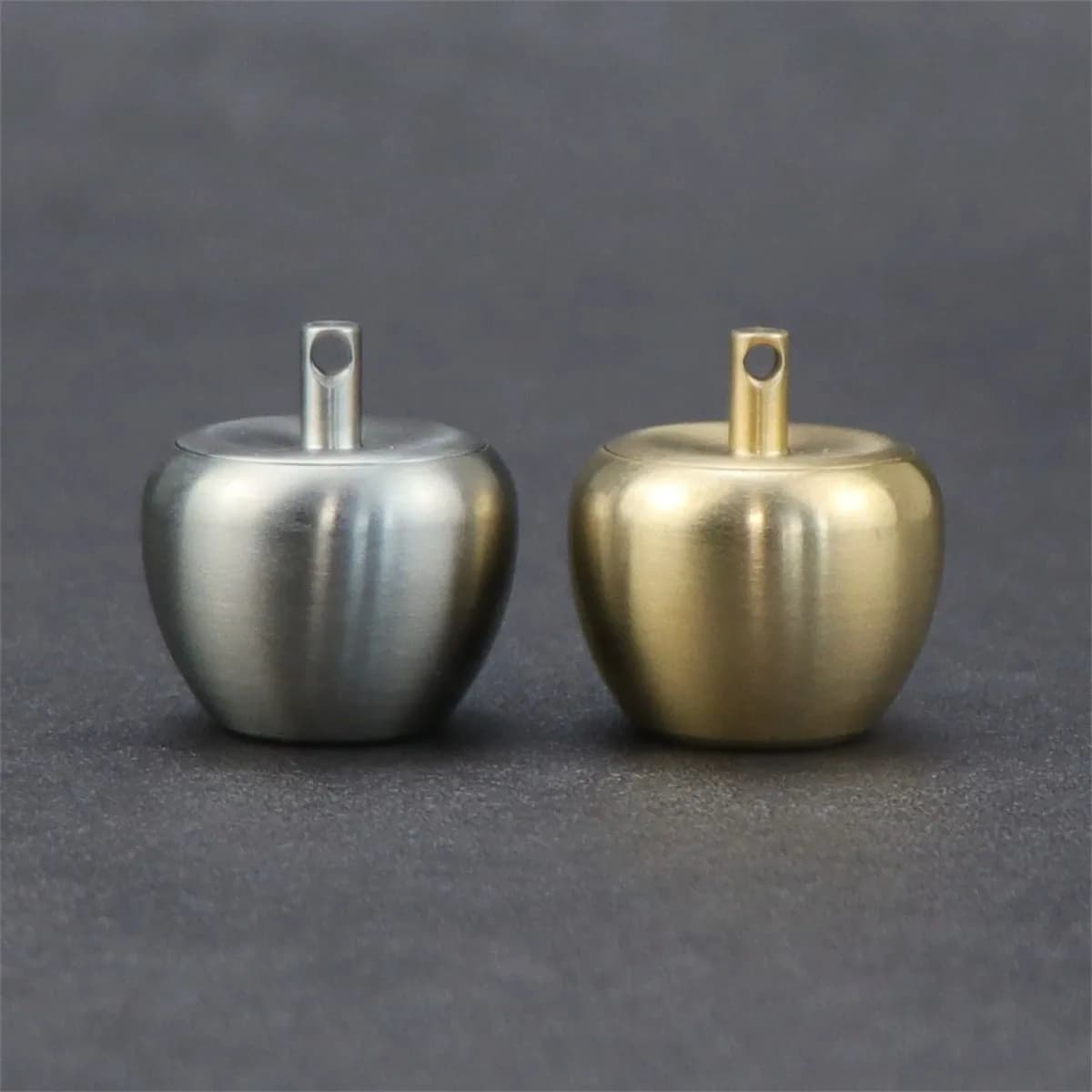 Pure titanium apple shaped small medicine box, waterproof and moisture-proof sealed bottle, portable medicine pillbox, storage m